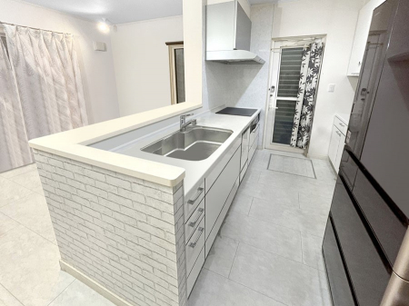 Lb`@`Kitchen`  rOnJE^[Lb`B  ȂƑƃR~jP[VƂ邾łȂA傫ȊJ邱Ƃł܂B  ql̐邱Ƃł܂ˁI