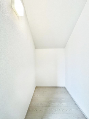 ̑@`Walk-in Closet`@KvȂ̂R[fBl[gꗗĊmFłAgxx⏀ZԂōςރEH[NCN[[bgݒu܂BƂ̒Ƃ֗Ȏ[Xy[XłB