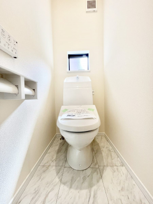 gC@`Toilet`@YEXbLEKȃEHVbgtgCł낰ԂłB1A2KɃgCXy[XǏ薾邭AKԂƂȂĂ܂gꏊ炱̔złI