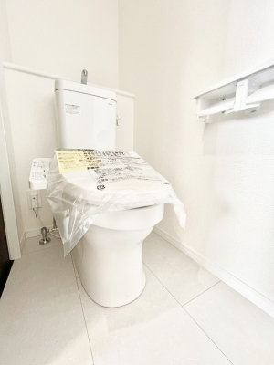 gC@`Toilet`@YEXbLEKȃEHVbgtgCł낰ԂłBgC͖g킴𓾂Ȃ́BۂłˁBgC2̂Œ̍Gɕ֗łI