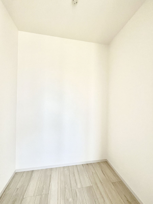 ̑@P`Walk-in Closet`@̗mĂVɂȂɂEH[NCN[[bgBmȊOɂAigȂƓdX[cP[XAXgbNiȂǉłЕtԂłB