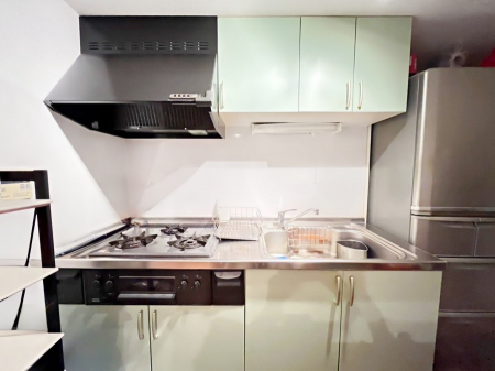 Lb`@`Kitchen`@LĎg₷Lb`ȂƑłɗAЕtԂȂłႢ܂[Ղ肠̂ŁAƐȈۂۂĂ܂BCGH