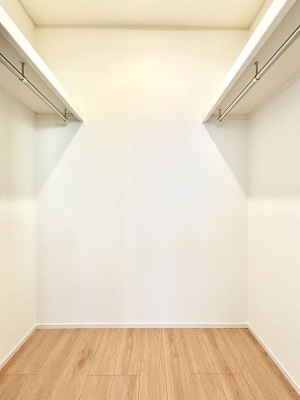 ̑@`Walk-in Closet`@KvȂ̂R[fBl[gꗗĊmFłAgxx⏀ZԂōςރEH[NCN[[bgݒu܂BƂ̒Ƃ֗Ȏ[Xy[XłB