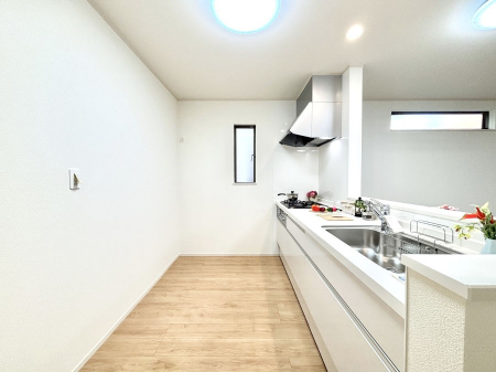 Lb`@`Kitchen`  rOnJE^[Lb`B  ȂƑƃR~jP[VƂ邾łȂA傫ȊJ邱Ƃł܂B  ql̐邱Ƃł܂ˁI