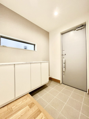 ց@P`Entrance`@Ƃ̒łql}ŏ̏ꏊł錺ւ́AƂ̈ۂ̂̂łILxȌ֎[ŁAYɕۂƂo܂􌺊ւɂ͂Ղ[̉ʔI