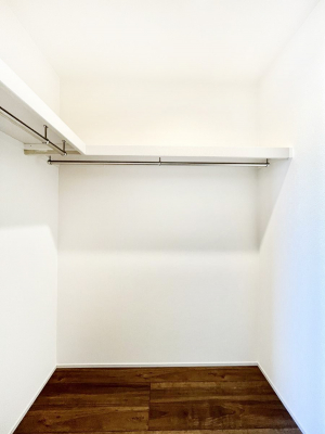 ̑@A`Walk-in Closet`@̗mĂVɂȂɂEH[NCN[[bgBmȊOɂAigȂƓdX[cP[XAXgbNiȂǉłЕtԂłB