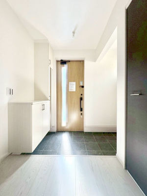 ���ց@�����`Entrance�`�@�Ƃ̒��ł��q�l���}����ŏ��̏ꏊ�ł��錺�ւ́A�Ƃ̈�ۂ��̂��̂ł��I�L�x�Ȍ��֎��[�ŁA����Y��ɕۂ��Ƃ��o���܂��􌺊ւɂ͂����Ղ���[�̉��ʔ��������I