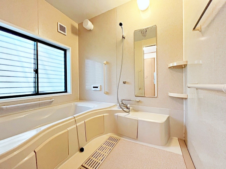 @`Bath Room`  t̃oX[B  z˂ޖ邢́A̓CǂgłB  ܂A@Ă܂B  CǍDłB