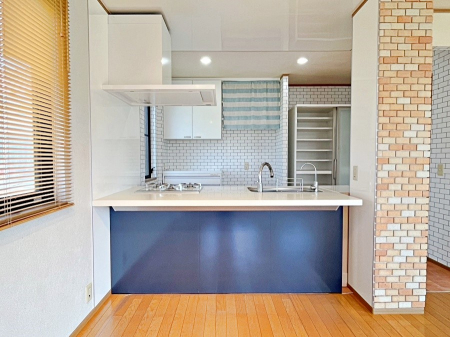 Lb`@`Kitchen`  rOnJE^[Lb`B  ȂƑƃR~jP[VƂ邾łȂA傫ȊJ邱Ƃł܂B  ql̐邱Ƃł܂ˁI