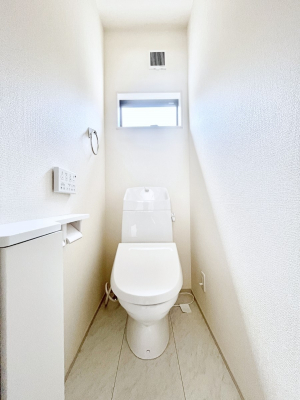 gC@`Toilet`@YEXbLEKȃEHVbgtgCł낰ԂłB1A2KɃgCXy[XǏ薾邭AKԂƂȂĂ܂gꏊ炱̔złI