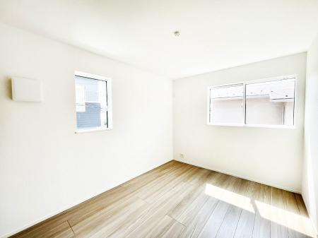 Q@`Bed Room`@2ʍ̌mۂ邢́AʂǂAϋSn̗ǂԂƂȂĂ܂Bu₩ȕċN钩́AK̎n܂ɁIʕƂĂǂZ܂