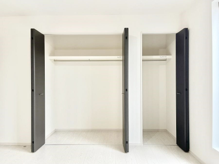 [@P`Closet`@ǖʃN[[bg΃^XuKvȂAôȂXbLԂێł܂BꂽXy[XLɊpłBߗނ̕iȂǂՂ[o܂ˁ