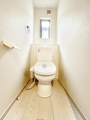 gC@P`Toilet`@̂鐅gC̓EHVbgtłgC͖g킴𓾂Ȃ́BۂłˁBgC2̂Œ̍Gɕ֗łI