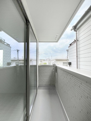 oRj[@`Balcony`  oRj[͉z݁Azc󕨂C悭Ƃł܂B  g₷JIȃoRj[łzՂ~蒍AoRj[tZ܂B  