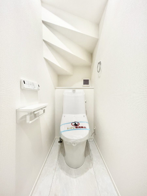 gC@`Toilet`@YEXbLEKȃEHVbgtgCł낰ԂłBgC͖g킴𓾂Ȃ́BۂłˁBgC2̂Œ̍Gɕ֗łI