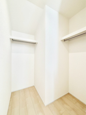 ̑@`Walk-in Closet`@KvȂ̂R[fBl[gꗗĊmFłAgxx⏀ZԂōςރEH[NCN[[bgݒu܂BƂ̒Ƃ֗Ȏ[Xy[XłB