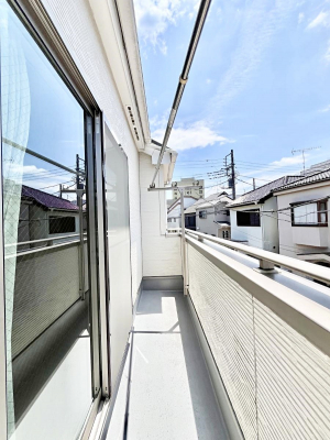 oRj[@`Balcony`@̃oRj[̑Oɂ͉_ȊOɑzՂ̂܂B󕨂₷A薾邭ĈĂ܂Bg₷JIȃoRj[ł