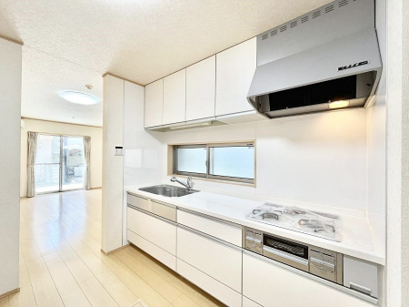 Lb`@`Kitchen`@R鑋̂Lb`gꏊ炱Agl܂BƂLb`R[i[͎LȎdオƂȂĂ܂B