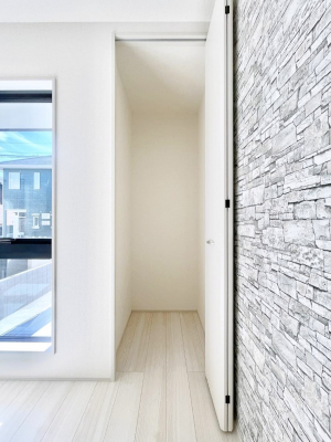 ̑ρ@rO[BɎ[ƕW܂LDKXbLЕtłˁB  