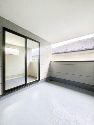 oRj[@P`Balcony`@Ci[oRj[͐󕨂Xy[XƂċ}ȉJŐ󕨂GĂ܂̂hł܂`FAł낢AĂɂ͎Cɂrj[v[y߂܂ˁ