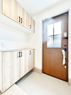 ց@`Entrance`@Ƃ̒łql}ŏ̏ꏊł錺ւ́AƂ̈ۂ̂̂łILxȌ֎[ŁAYɕۂƂo܂􌺊ւɂ͂Ղ[̉ʔI