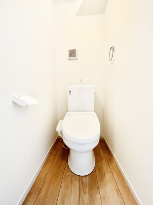 gC@`Toilet`@YEXbLEKȃEHVbgtgCł낰ԂłBgC͖g킴𓾂Ȃ́BۂłˁBgC2̂Œ̍Gɕ֗łI