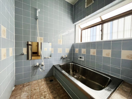 @`Bath Room`@t̃oX[́Ǎ薾邭C̗ǂԂłB邱ƂŁACǍDB芰oX[ŁÃoX^Cy݂ɂȂ肻łB