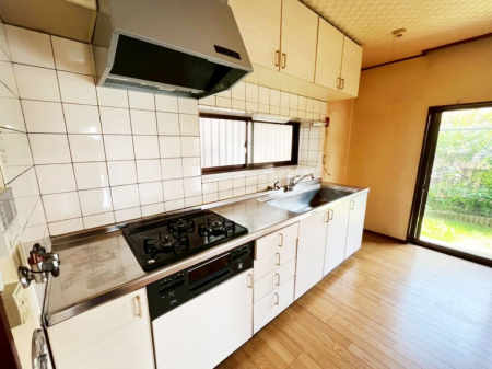 Lb`@`Kitchen`  LĎg₷Lb`ȂqǂƂɗAЕt`Ă炤̂ɂ֗B  [Ղ肠̂ŁAƐȈۂۂĂ܂B