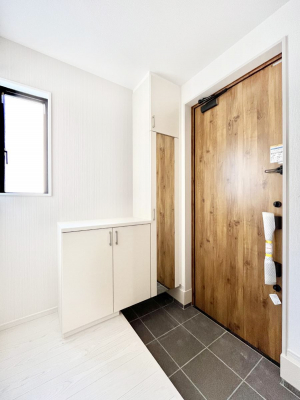 ց@`Entrance`@ʔ~[tȂ̂ŁAoO̐gȂ݃`FbNɁ􌺊ւ͂qlo}ԍŏ̏ꏊAAĂ鎞ɓŏ̏ꏊBȏꏊ炱AǂԂɁc