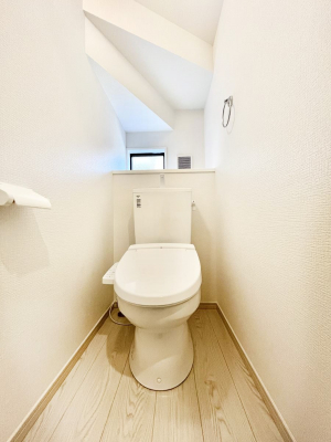 gC@`Toilet`@YEXbLEKȃEHVbgtgCł낰ԂłBgC͖g킴𓾂Ȃ́BۂłˁBgC2̂Œ̍Gɕ֗łI