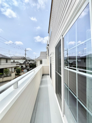 oRj[@`Balcony`  oRj[͉z݁Azc󕨂C悭Ƃł܂B  g₷JIȃoRj[łzՂ~蒍AoRj[tZ܂B  
