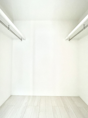 ̑@EH[NCN[[bgtŐԂLpł܂B