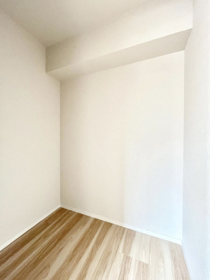 ̑@`Walk-in Closet`@KvȂ̂R[fBl[gꗗĊmFłAgxx⏀ZԂōςރEH[NCN[[bgݒu܂BƂ̒Ƃ֗Ȏ[Xy[XłB