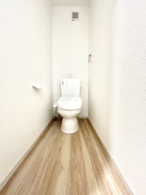 gC@`Toilet`@YEXbLEKȃEHVbgtgCł낰ԂłBgC͖g킴𓾂Ȃ́BۂłˁBgC2̂Œ̍Gɕ֗łI