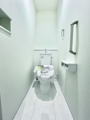 gC@`Toilet`@YEXbLEKȃEHVbgtgCł낰ԂłB̌薾邭AKԂƂȂĂ܂gꏊ炱̔złI