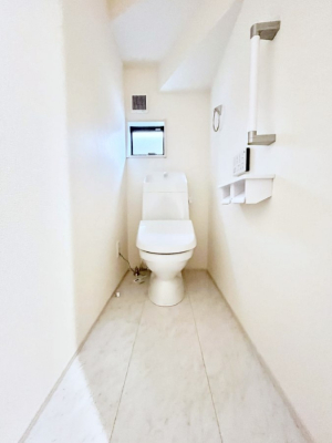 gC@`Toilet`@YEXbLEKȃEHVbgtgCł낰ԂłB1A2KɃgCXy[XǏ薾邭AKԂƂȂĂ܂gꏊ炱̔złI