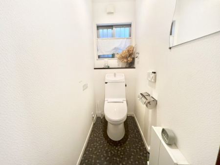 gC@`Toilet`@YEXbLEKȃEHVbgtgCł낰ԂłBgC͖g킴𓾂Ȃ́BۂłˁBgC2̂Œ̍Gɕ֗łI