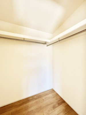 ̑@`Walk-in Closet`@KvȂ̂R[fBl[gꗗĊmFłAgxx⏀ZԂōςރEH[NCN[[bgݒu܂BƂ̒Ƃ֗Ȏ[Xy[XłB