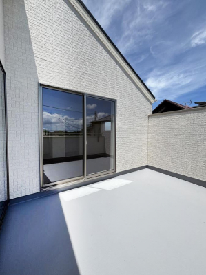 oRj[@`Balcony`  oRj[͉z݁Azc󕨂C悭Ƃł܂B  g₷JIȃoRj[łzՂ~蒍AoRj[tZ܂B  