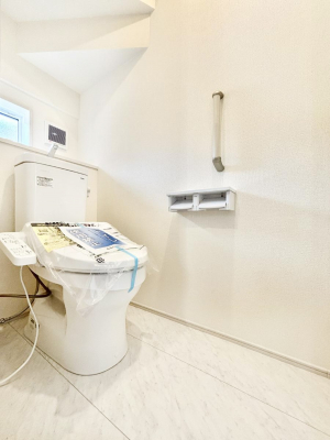 gC@`Toilet`@YEXbLEKȃEHVbgtgCł낰ԂłB1A2KɃgCXy[XǏ薾邭AKԂƂȂĂ܂gꏊ炱̔złI