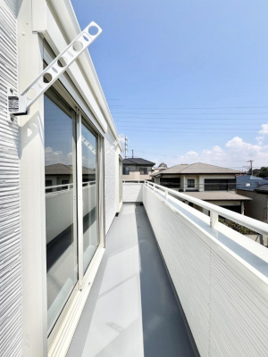 oRj[@`Balcony`  oRj[͉z݁Azc󕨂C悭Ƃł܂B  g₷JIȃoRj[łzՂ~蒍AoRj[tZ܂B  