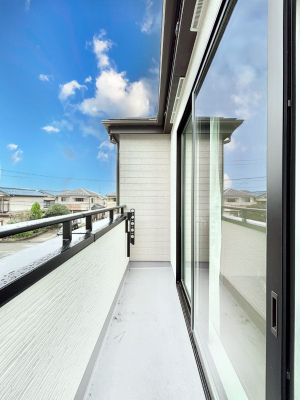 oRj[@D`Balcony`  oRj[͉z݁Azc󕨂C悭Ƃł܂B  g₷JIȃoRj[łzՂ~蒍AoRj[tZ܂B  