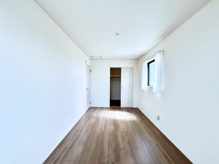 Q@B`Bed Room`  ɂ͎[N[[bgIiĝm⏬͂AGߕ̂mȂǂƐڂ܂܂B  ԂLgpł܂ˁB