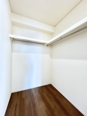 ̑@B`Walk-in Closet`@KvȂ̂R[fBl[gꗗĊmFłAgxx⏀ZԂōςރEH[NCN[[bgݒu܂BƂ̒Ƃ֗Ȏ[Xy[XB