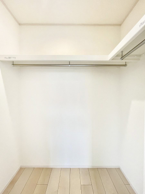 ̑@A`Walk-in Closet`@̗mĂVɂȂɂEH[NCN[[bgBmȊOɂAigȂƓdX[cP[XAXgbNiȂǉłЕtԂłB