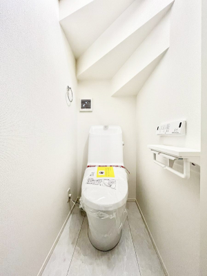 gC@`Toilet`@YEXbLEKȃEHVbgtgCł낰ԂłBgC͖g킴𓾂Ȃ́BۂłˁBgC2̂Œ̍Gɕ֗łI
