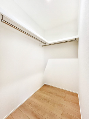 ̑@EH[NCN[[bgtŐԂLpł܂B