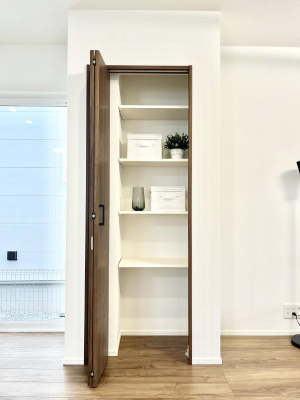 ̑ρ@rO[BɎ[ƕW܂LDKXbLЕtłˁB  