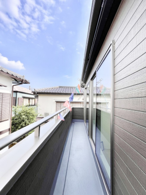 oRj[@`Balcony`  oRj[͉z݁Azc󕨂C悭Ƃł܂B  g₷JIȃoRj[łzՂ~蒍AoRj[tZ܂B  