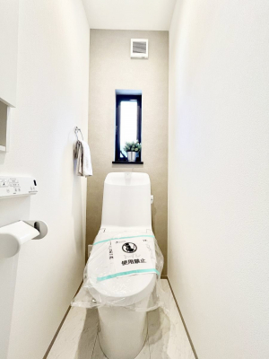 gC@`Toilet`@YEXbLEKȃEHVbgtgCł낰ԂłB1A2KɃgCXy[XǏ薾邭AKԂƂȂĂ܂gꏊ炱̔złI